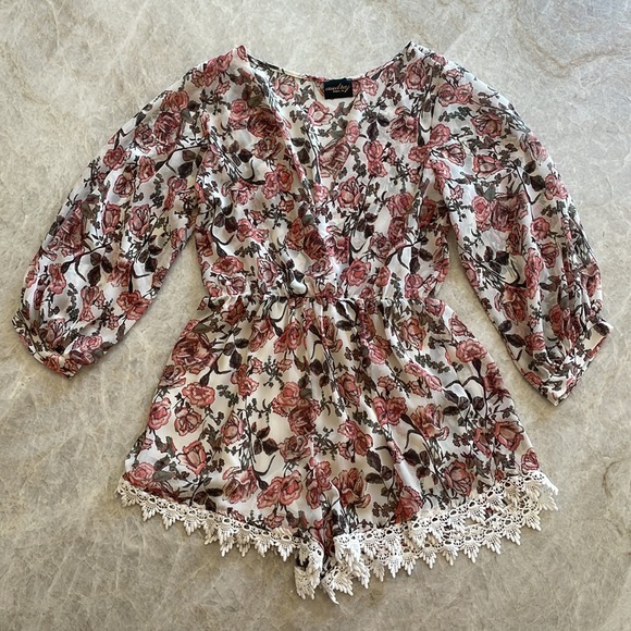 Floral Romper - Audrey Romper - Floral Print - Brunch Outfit - Size Small - Picture 4 of 8